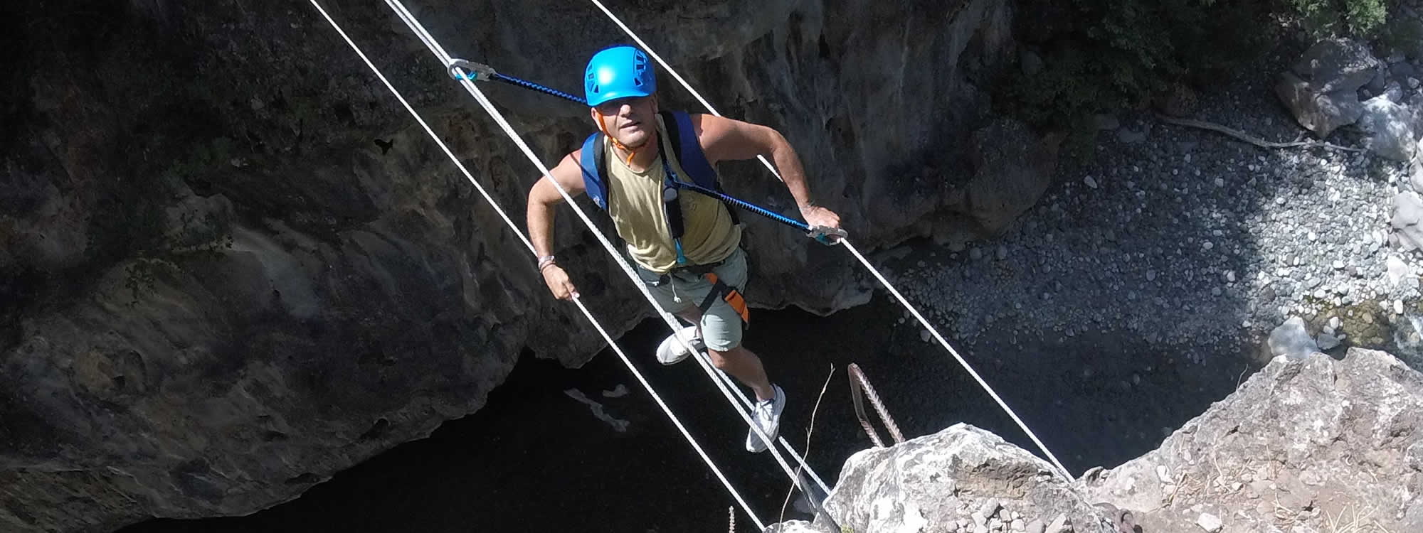 Via Ferrata is located on the Aoos river next to Konitsa. The route starts from the old bridge of Konitsa and runs parallel to the river